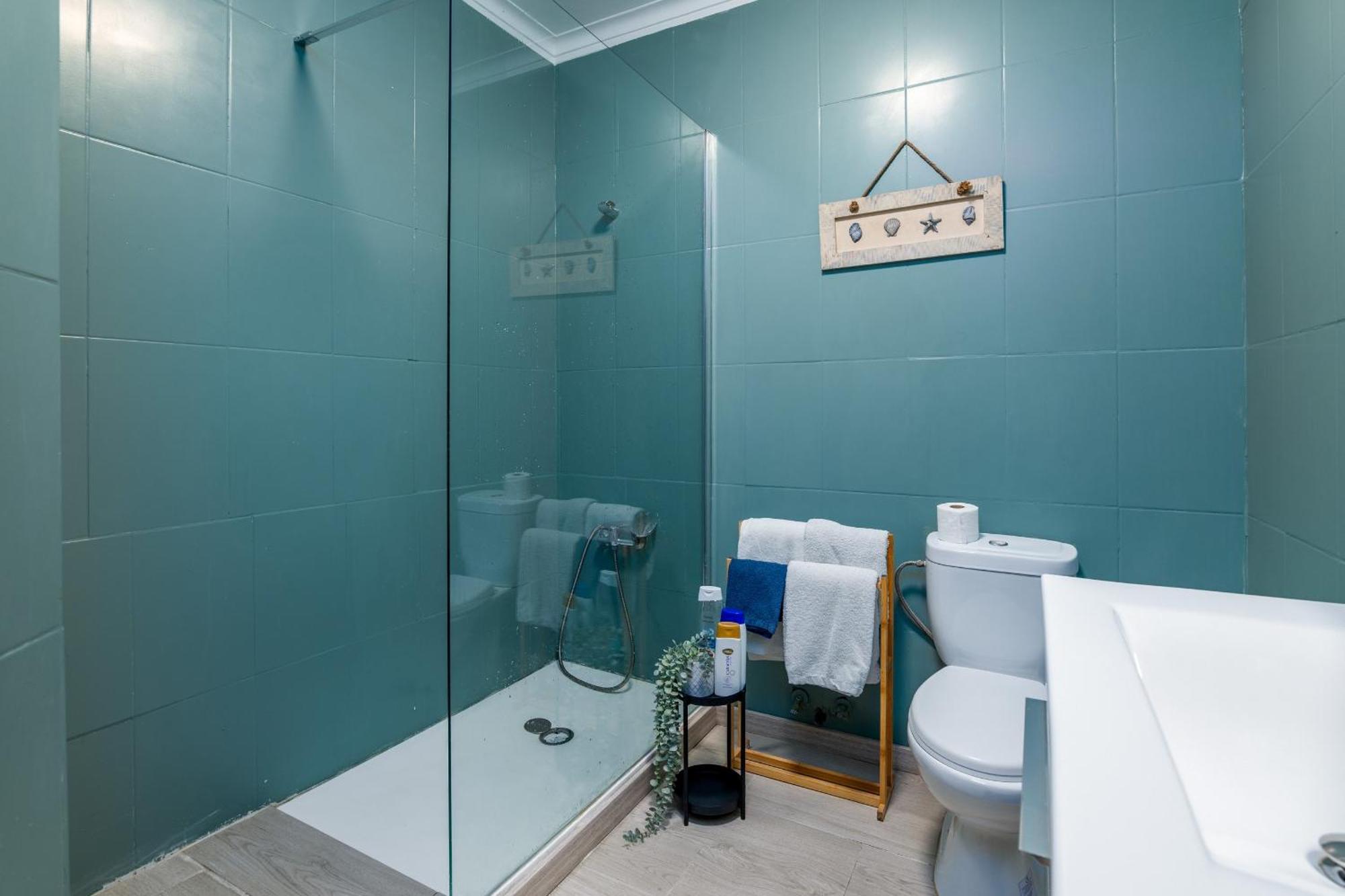 Appartamento Renovated Feb25 Clerigos Cozy Balcony With Self Check In OOporto Esterno foto