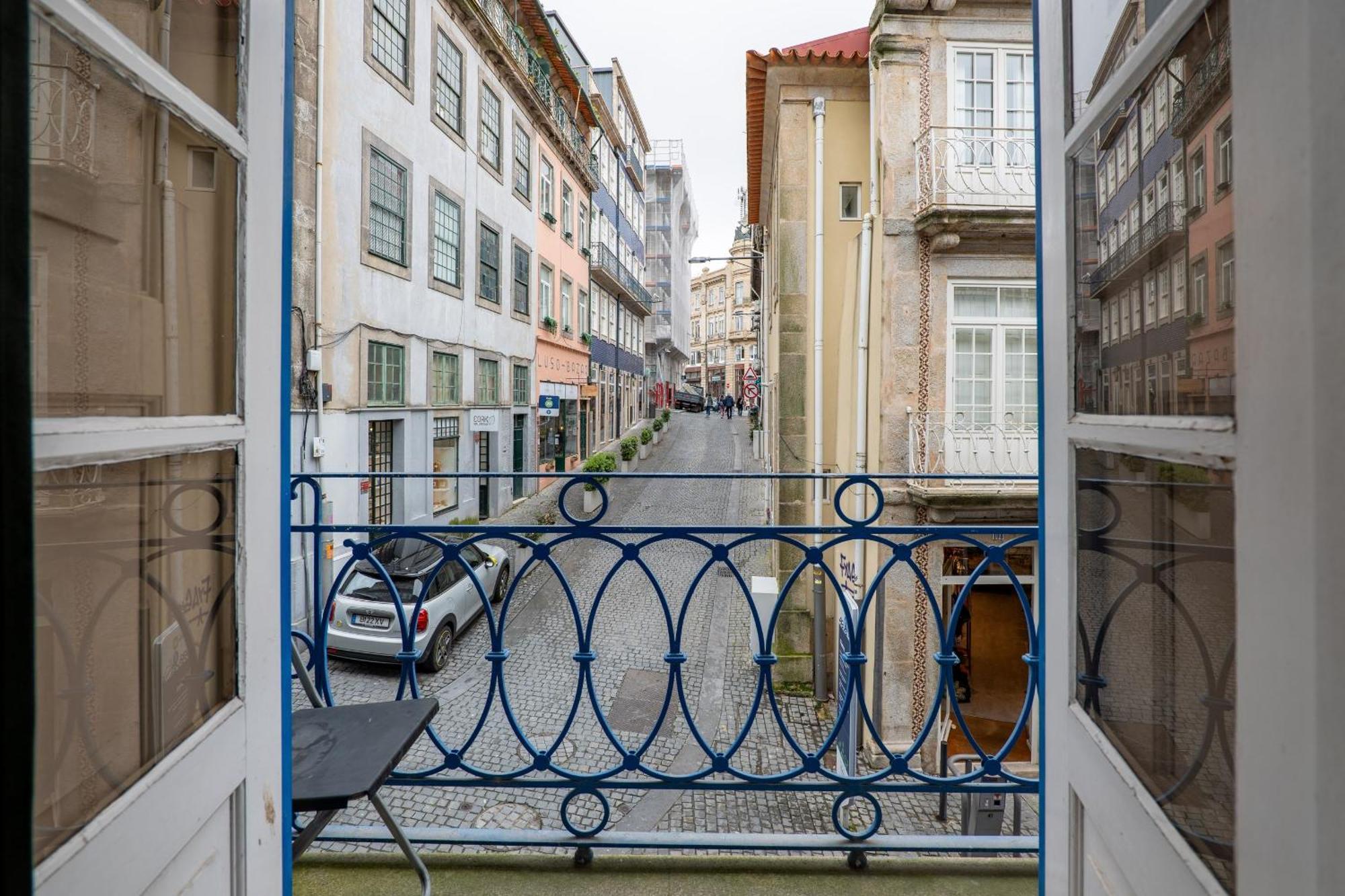 Appartamento Renovated Feb25 Clerigos Cozy Balcony With Self Check In OOporto Esterno foto