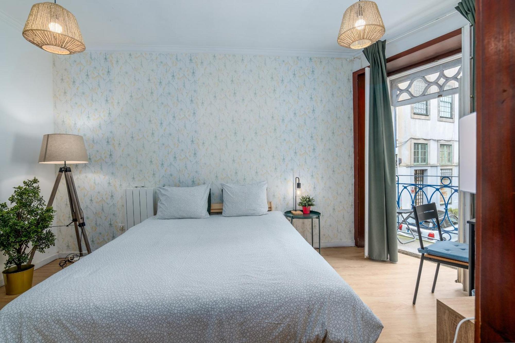 Appartamento Renovated Feb25 Clerigos Cozy Balcony With Self Check In OOporto Esterno foto